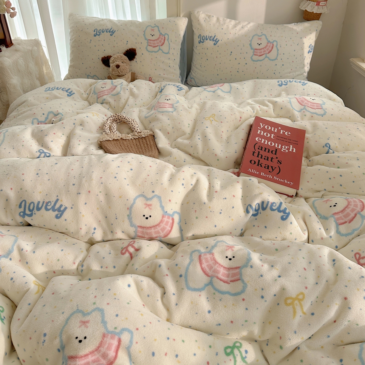 91家纺网 家纺一手货源 找家纺 耀达家居 爆款2025新款ins小清新少女奶油卡通可爱加厚200克牛奶绒四件套 奶芙狗狗