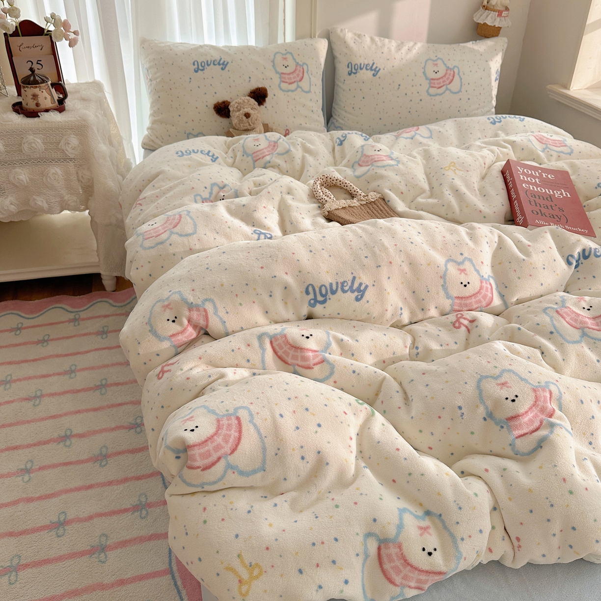 91家纺网 家纺一手货源 找家纺 耀达家居 爆款2025新款ins小清新少女奶油卡通可爱加厚200克牛奶绒四件套 奶芙狗狗