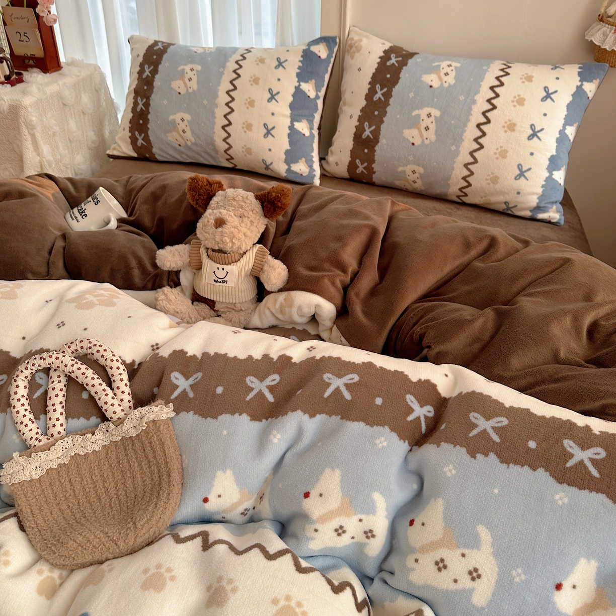 91家纺网 家纺一手货源 找家纺 耀达家居 爆款2025新款ins小清新少女奶油卡通可爱加厚200克牛奶绒四件套 费尔岛小狗