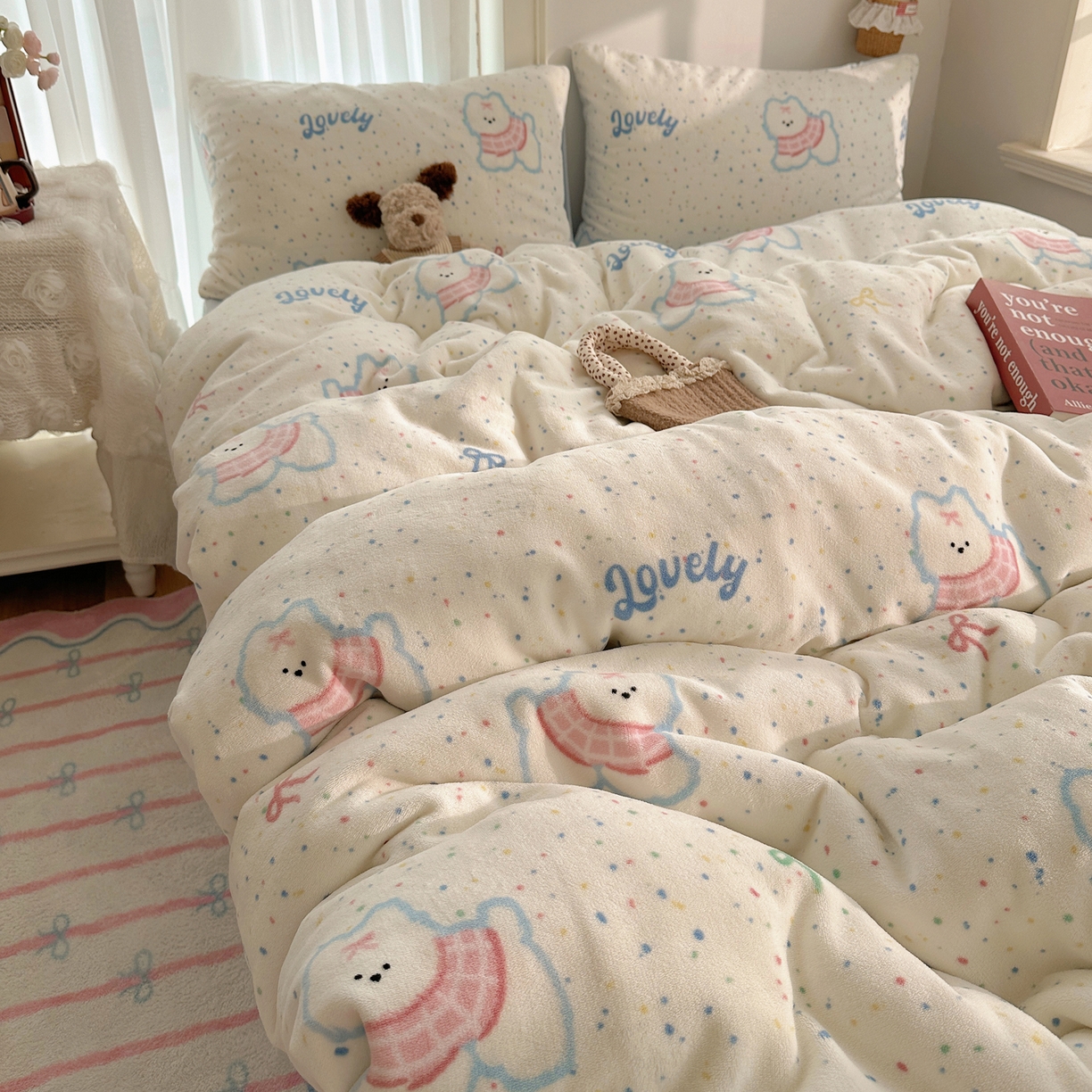 91家纺网 家纺一手货源 找家纺 耀达家居 爆款2025新款ins小清新少女奶油卡通可爱加厚200克牛奶绒四件套 奶芙狗狗