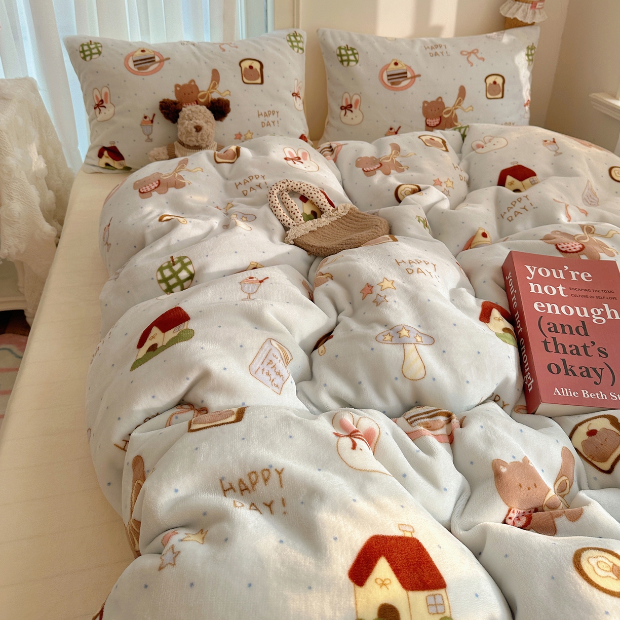 91家纺网 家纺一手货源 找家纺 耀达家居 爆款2025新款ins小清新少女奶油卡通可爱加厚200克牛奶绒四件套 猫猫烘焙屋