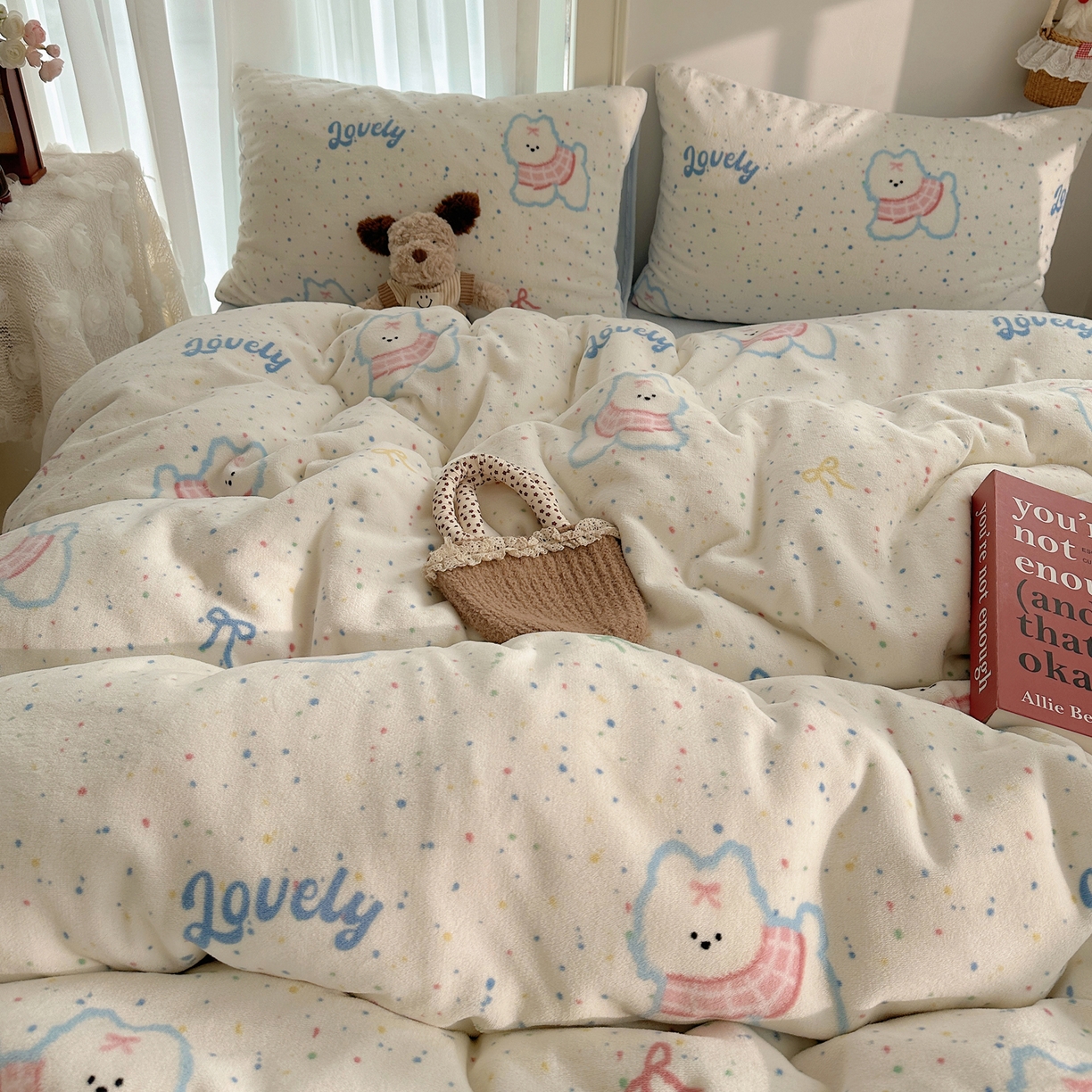 91家纺网 家纺一手货源 找家纺 耀达家居 爆款2025新款ins小清新少女奶油卡通可爱加厚200克牛奶绒四件套 奶芙狗狗