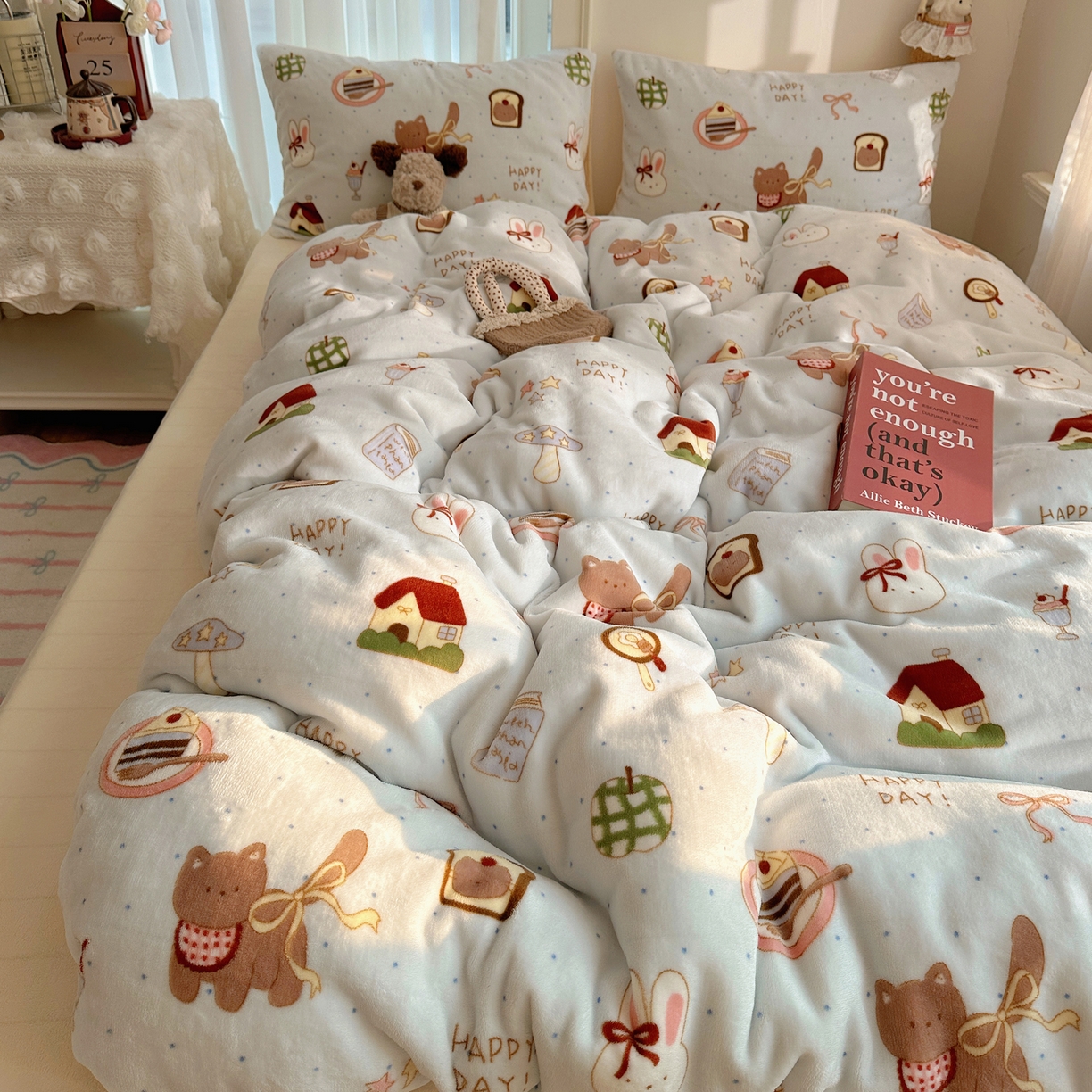 91家纺网 家纺一手货源 找家纺 耀达家居 爆款2025新款ins小清新少女奶油卡通可爱加厚200克牛奶绒四件套 猫猫烘焙屋