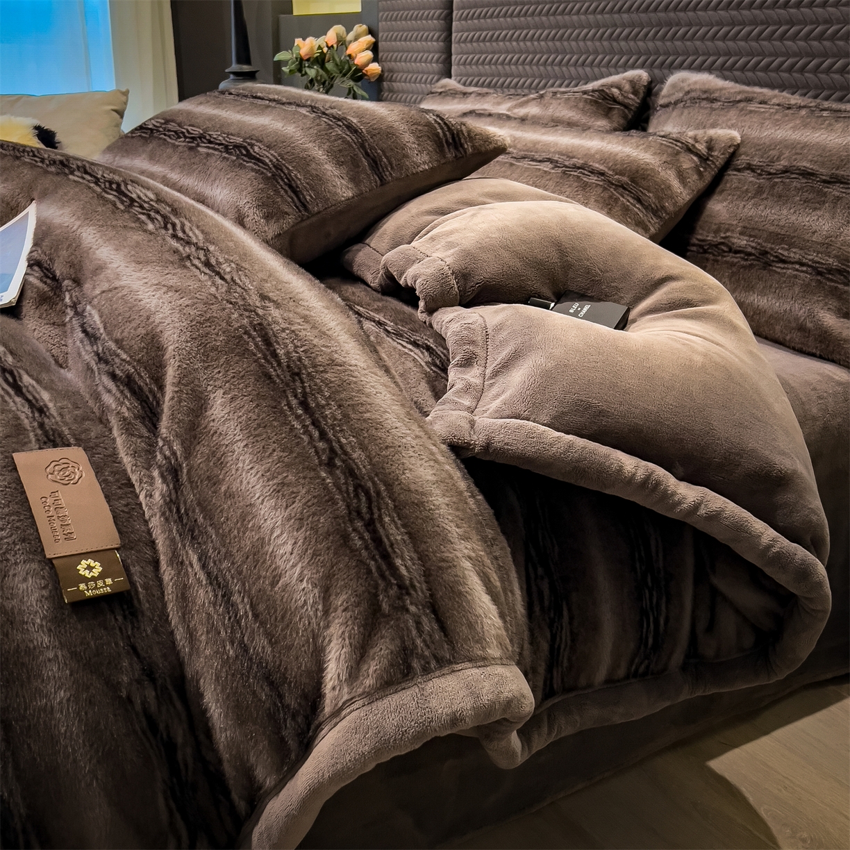 91家纺网 家纺一手货源 找家纺 慕木家纺 2025新款轻奢大金貂四件套雪山飞狐系列 雪山飞狐-莫尼灰
