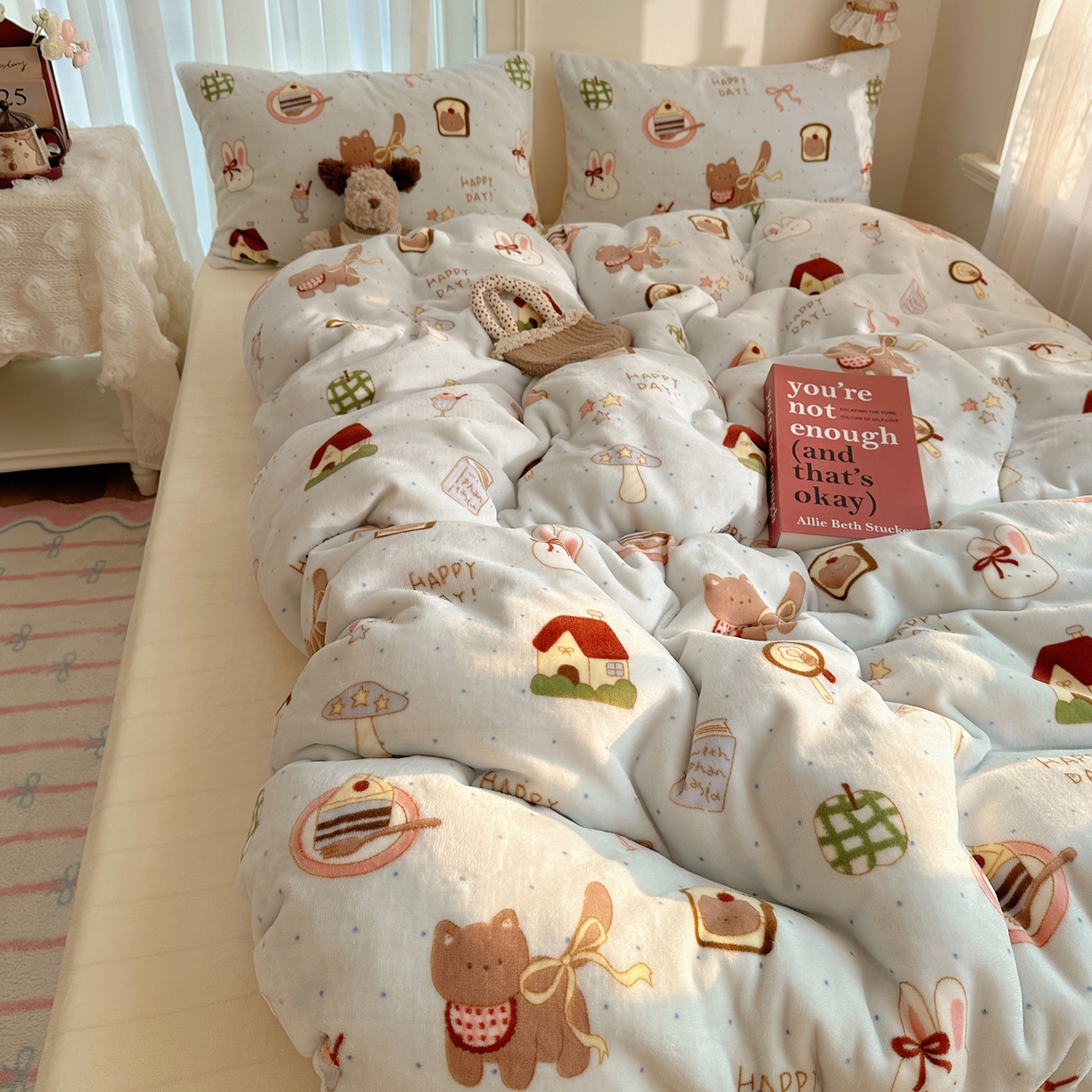 91家纺网 家纺一手货源 找家纺 耀达家居 爆款2025新款ins小清新少女奶油卡通可爱加厚200克牛奶绒四件套 猫猫烘焙屋