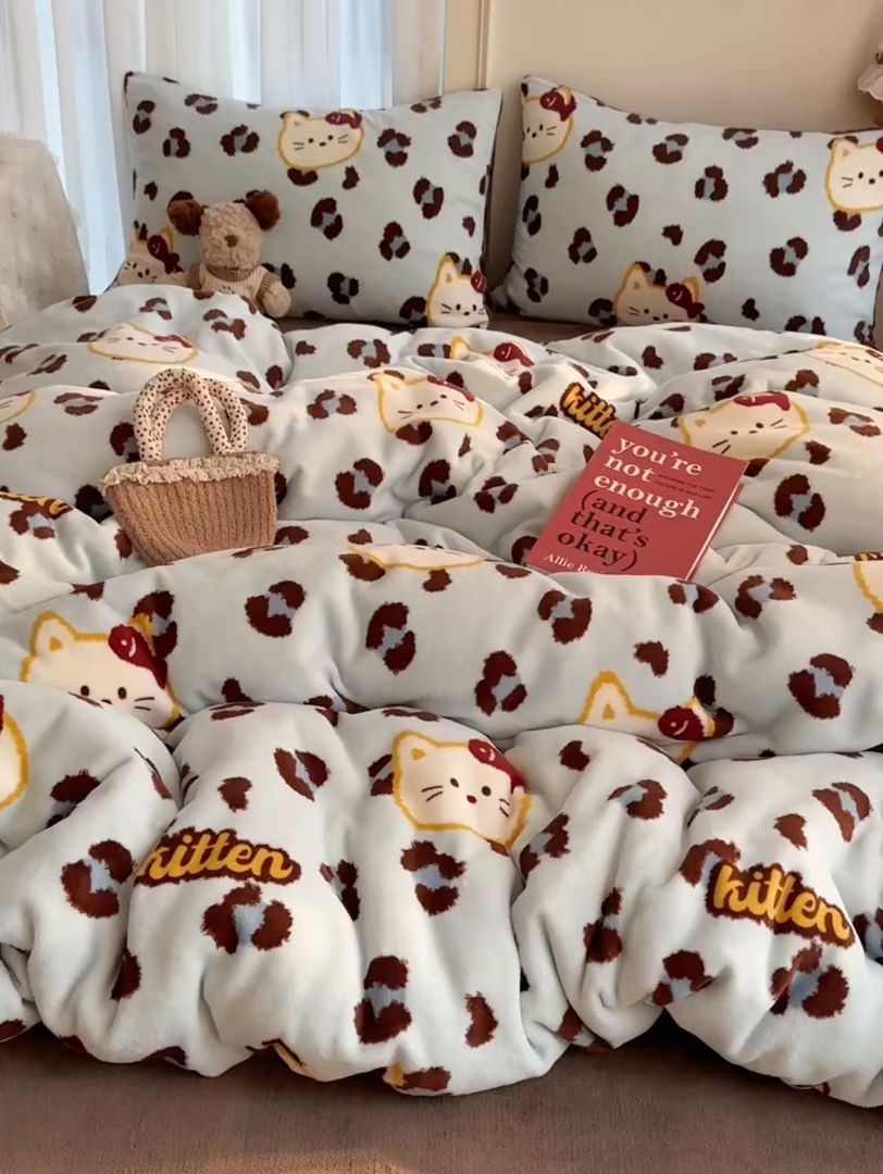 91家纺网 家纺一手货源 找家纺 耀达家居 爆款2025新款ins小清新少女奶油卡通可爱加厚200克牛奶绒四件套 千禧喵