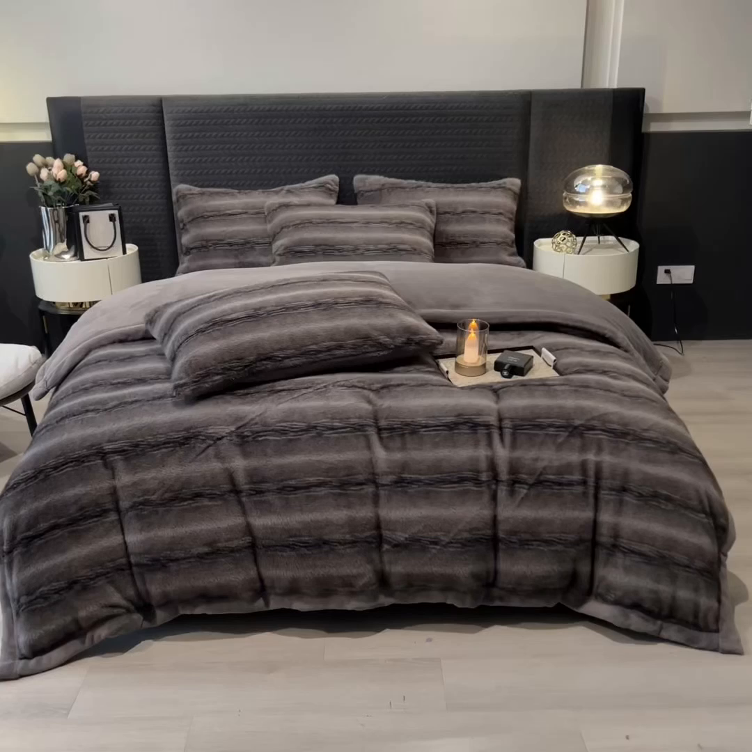 91家纺网 家纺一手货源 找家纺 慕木家纺 2025新款轻奢大金貂四件套雪山飞狐系列 雪山飞狐-莫尼灰