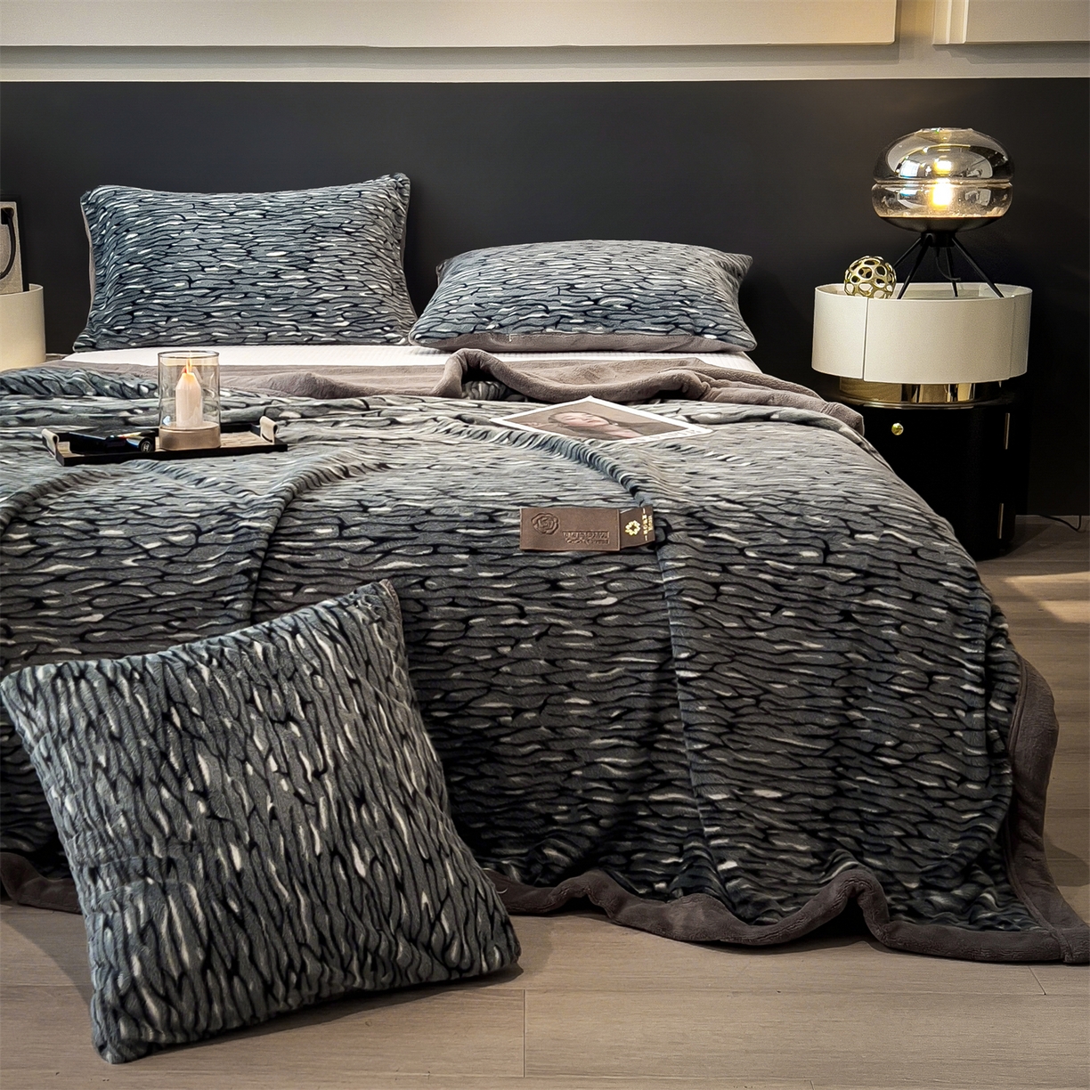 91家纺网 家纺一手货源 找家纺 慕木家纺 2025新款轻奢水貂拉链毛毯可可慕莎系列 可可慕莎-绮罗蓝灰