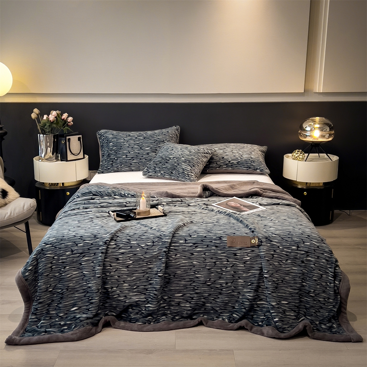 91家纺网 家纺一手货源 找家纺 慕木家纺 2025新款轻奢水貂拉链毛毯可可慕莎系列 可可慕莎-绮罗蓝灰