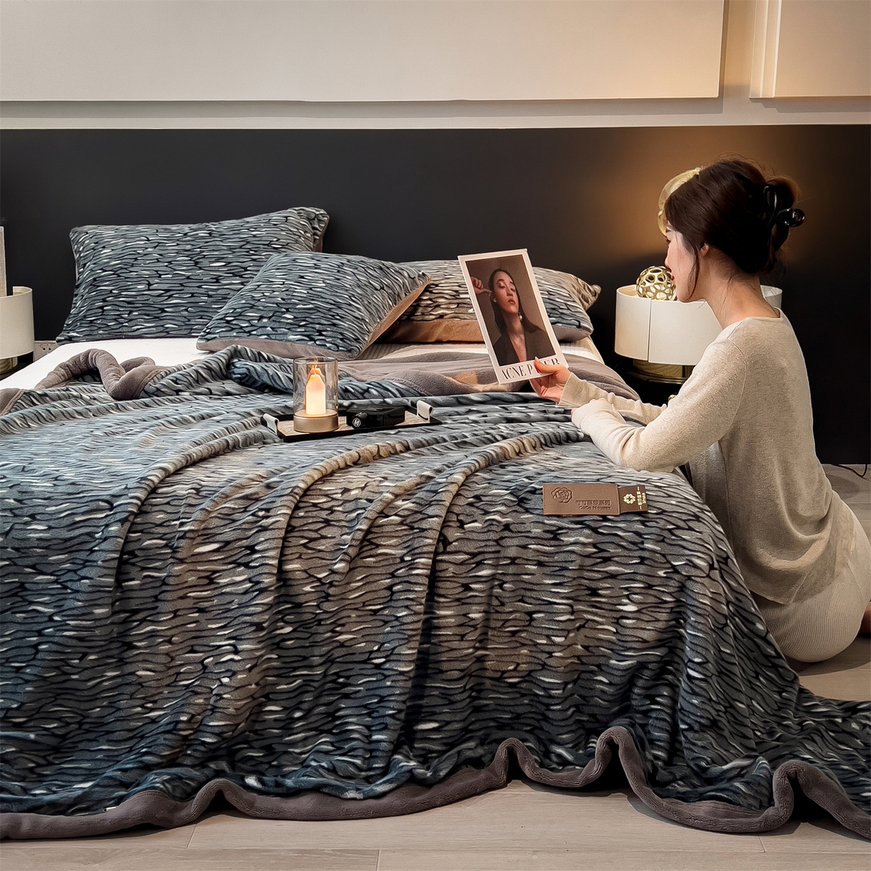 91家纺网 家纺一手货源 找家纺 慕木家纺 2025新款轻奢水貂拉链毛毯可可慕莎系列 可可慕莎-绮罗蓝灰