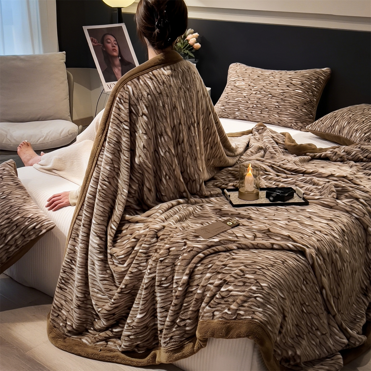 91家纺网 家纺一手货源 找家纺 慕木家纺 2025新款轻奢水貂拉链毛毯可可慕莎系列 可可慕莎-绮罗金棕