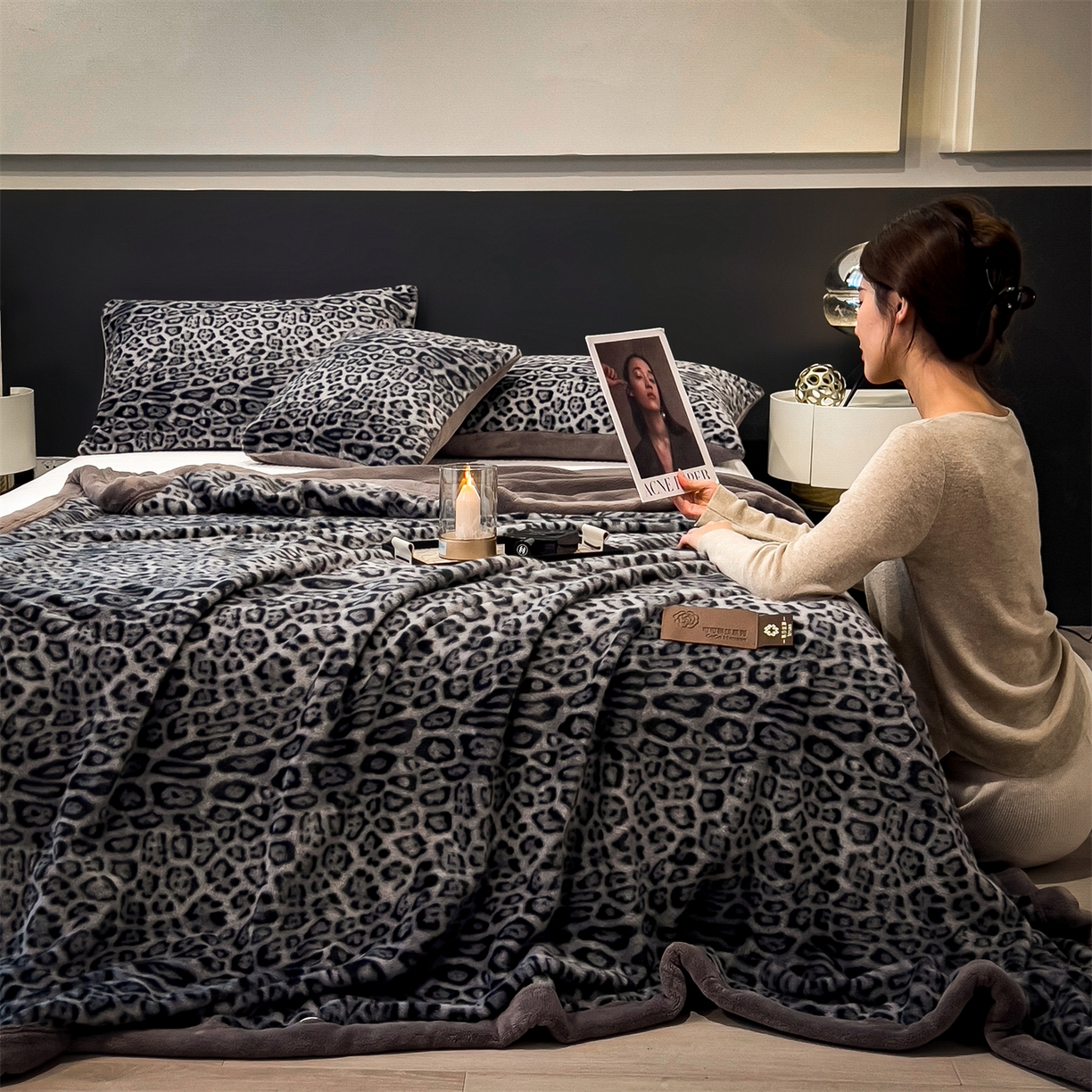 91家纺网 家纺一手货源 找家纺 慕木家纺 2025新款轻奢水貂拉链毛毯可可慕莎系列 可可慕莎-魅影蓝灰