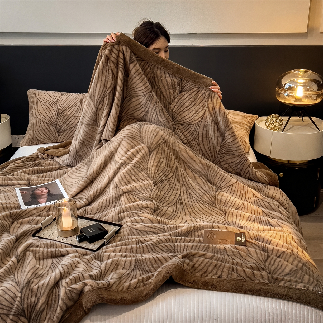 91家纺网 家纺一手货源 找家纺 慕木家纺 2025新款轻奢水貂拉链毛毯可可慕莎系列 可可慕莎-金棕叶