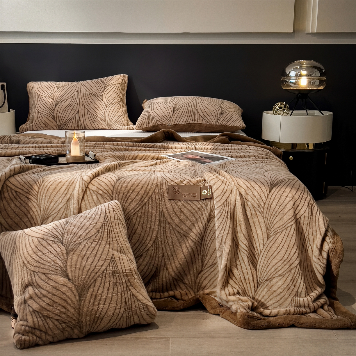 91家纺网 家纺一手货源 找家纺 慕木家纺 2025新款轻奢水貂拉链毛毯可可慕莎系列 可可慕莎-金棕叶