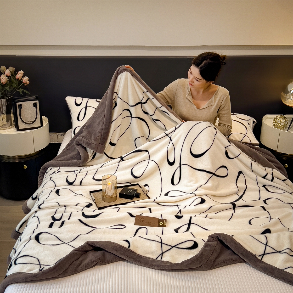 91家纺网 家纺一手货源 找家纺 慕木家纺 2025新款轻奢水貂拉链毛毯可可慕莎系列 可可慕莎-交织白