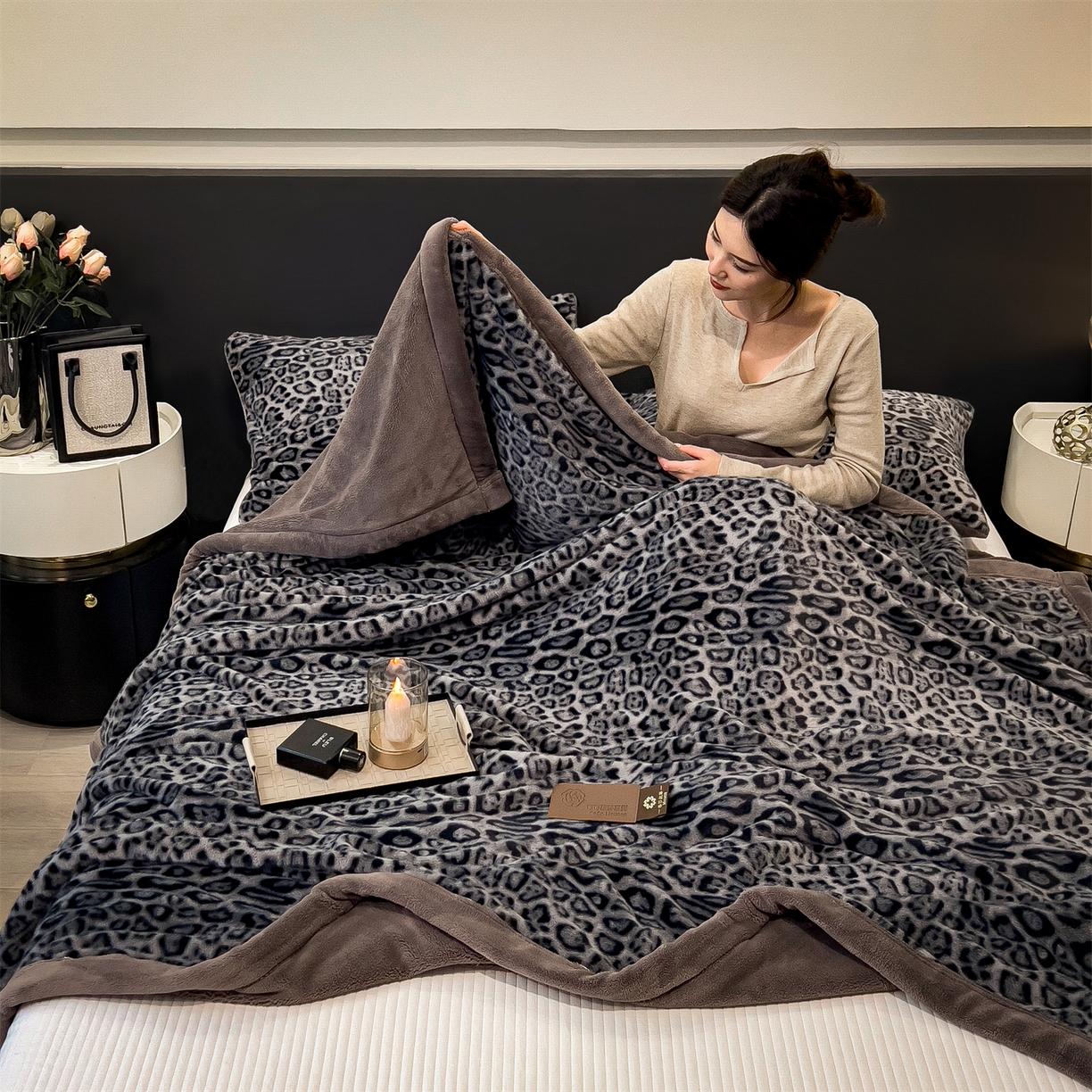 91家纺网 家纺一手货源 找家纺 慕木家纺 2025新款轻奢水貂拉链毛毯可可慕莎系列 可可慕莎-魅影蓝灰