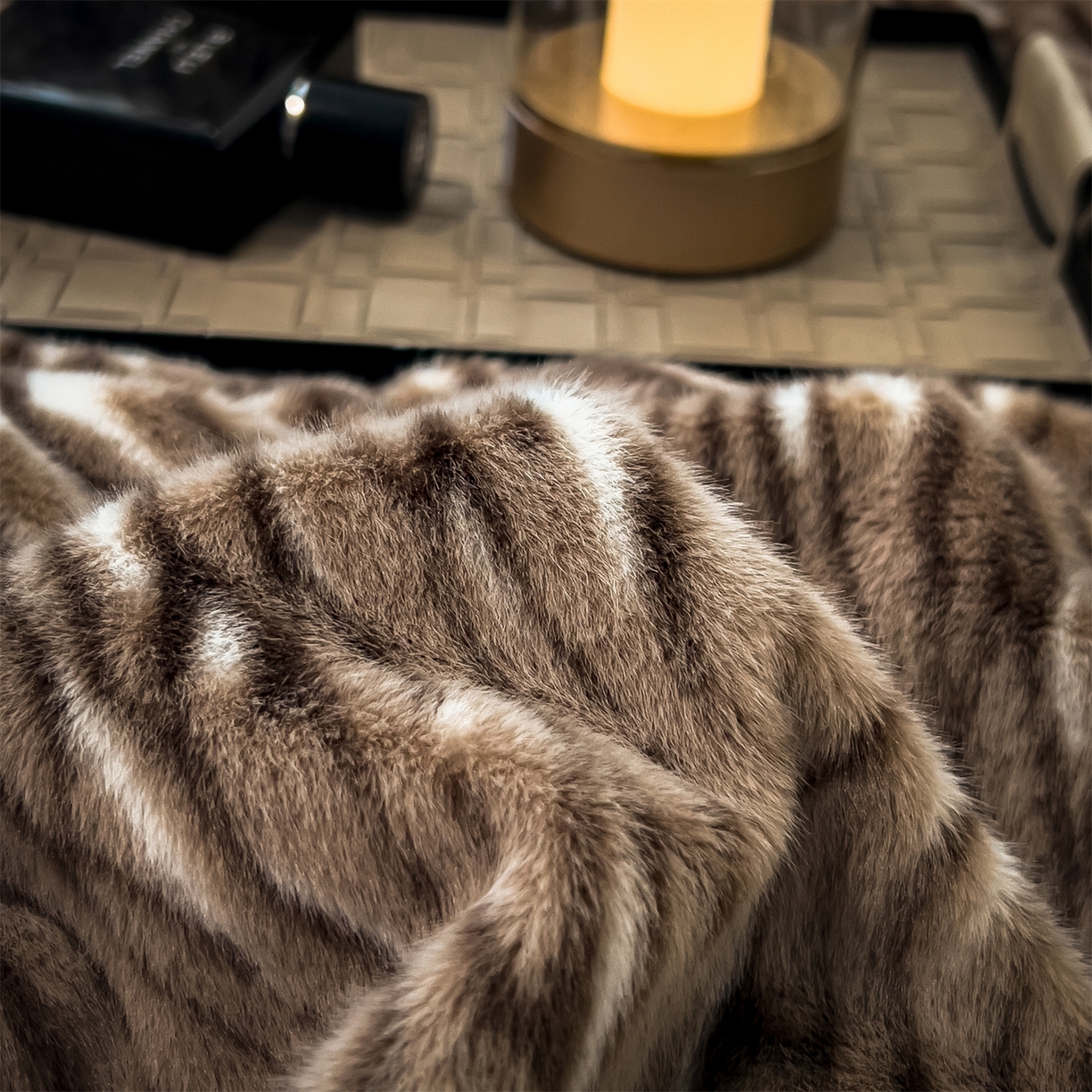 91家纺网 家纺一手货源 找家纺 慕木家纺 2025新款轻奢水貂拉链毛毯可可慕莎系列 可可慕莎-绮罗金棕