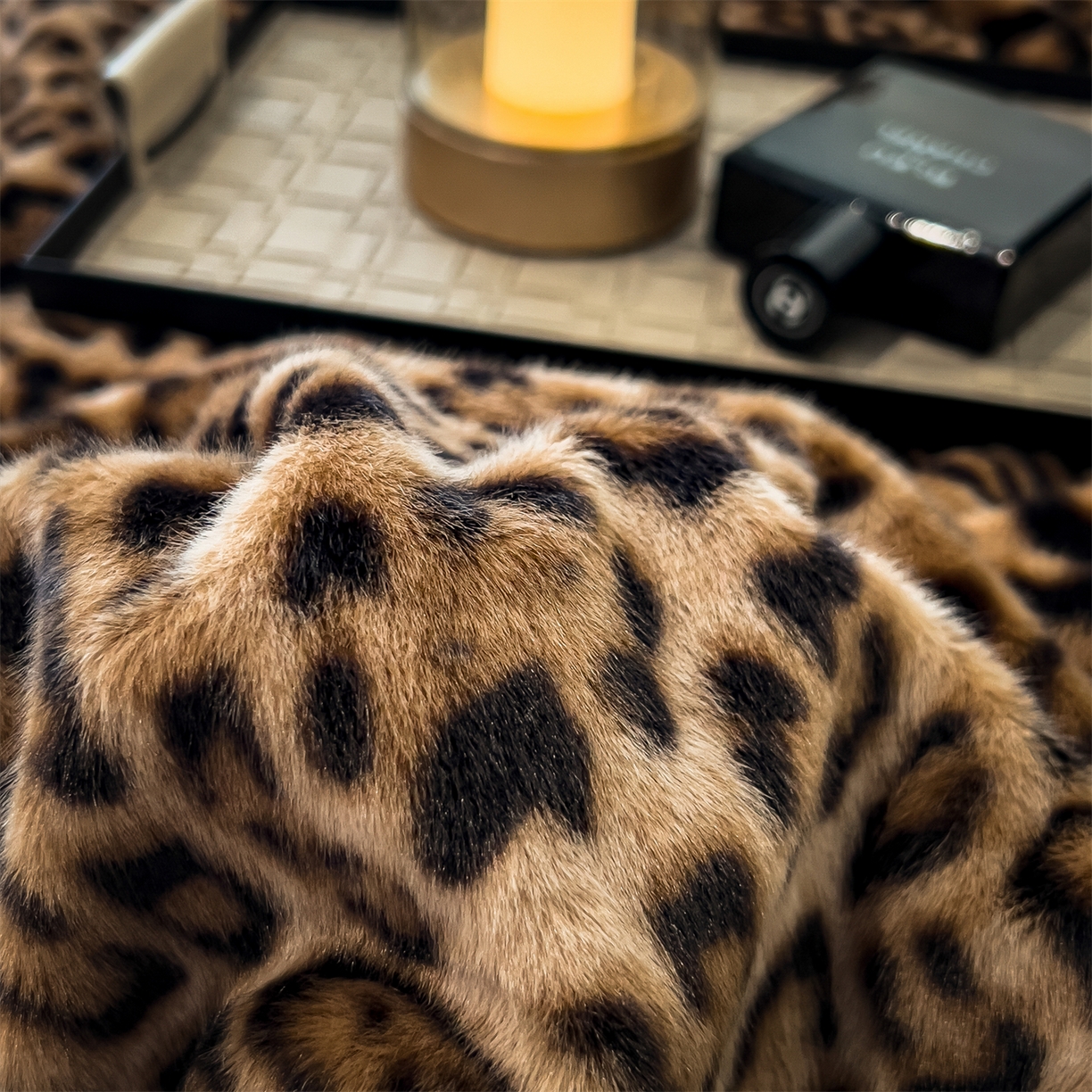 91家纺网 家纺一手货源 找家纺 慕木家纺 2025新款轻奢水貂拉链毛毯可可慕莎系列 可可慕莎-魅影棕咖