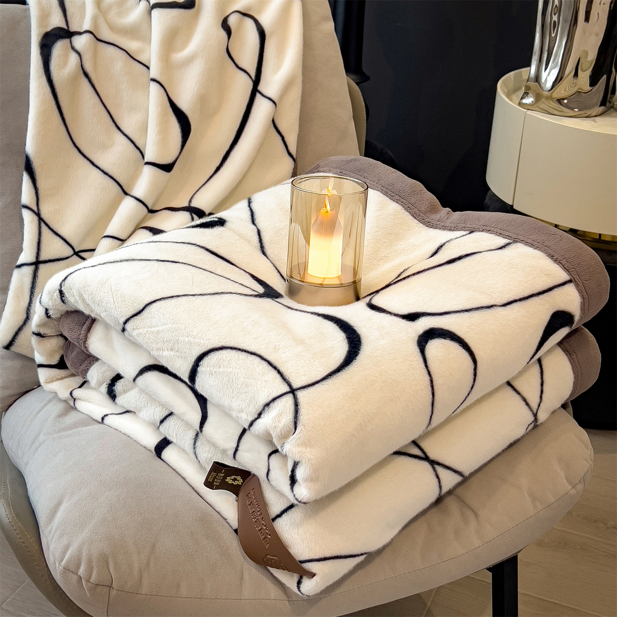 91家纺网 家纺一手货源 找家纺 慕木家纺 2025新款轻奢水貂拉链毛毯可可慕莎系列 可可慕莎-交织白