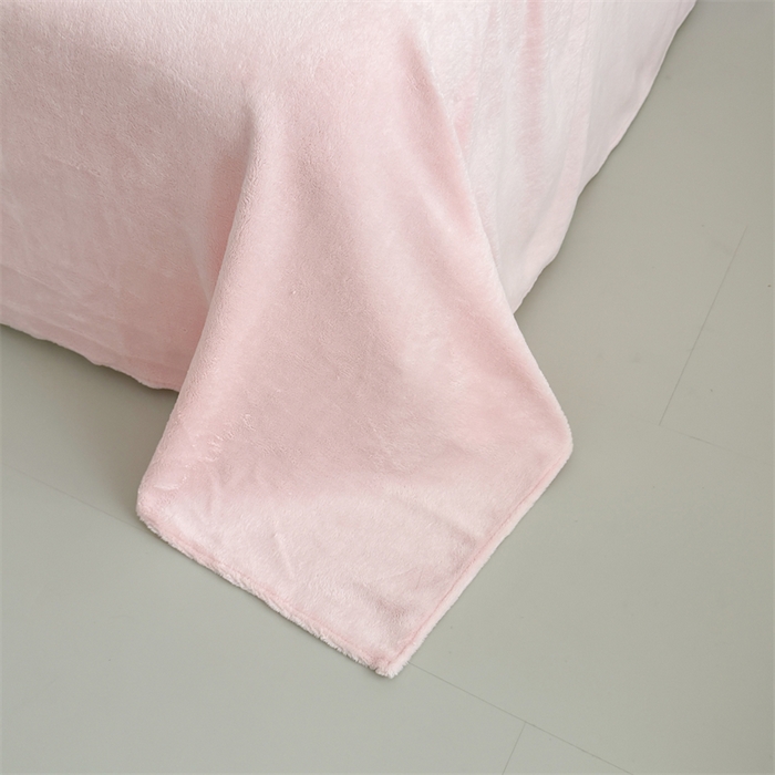 91家纺网 家纺一手货源 找家纺 （总）艾特你 2025新款200克全工艺高克重牛奶绒贴布绣大包边四件套