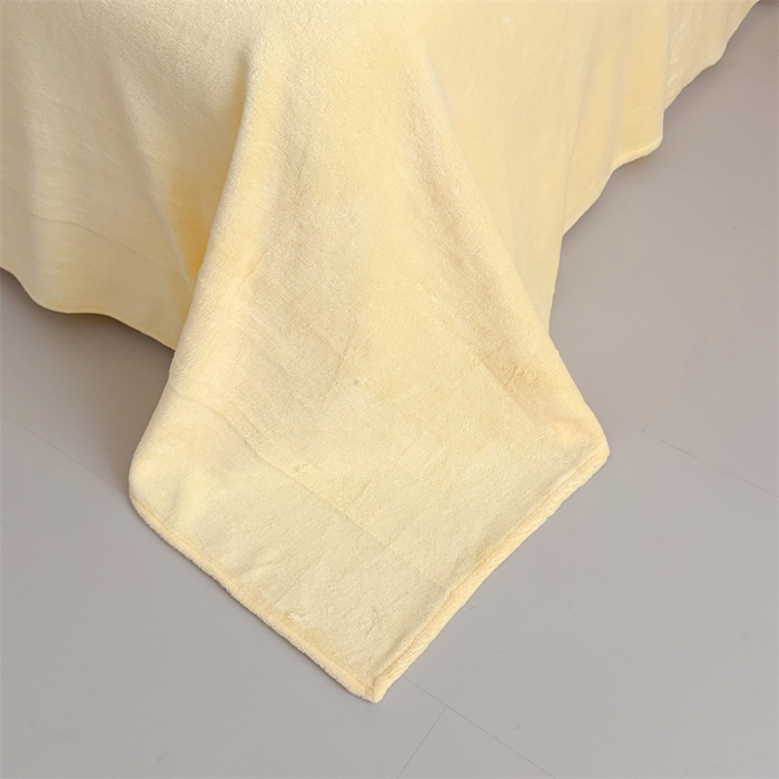 91家纺网 家纺一手货源 找家纺 艾特你 2025新款200克全工艺高克重牛奶绒贴布绣大包边四件套 小黑猫