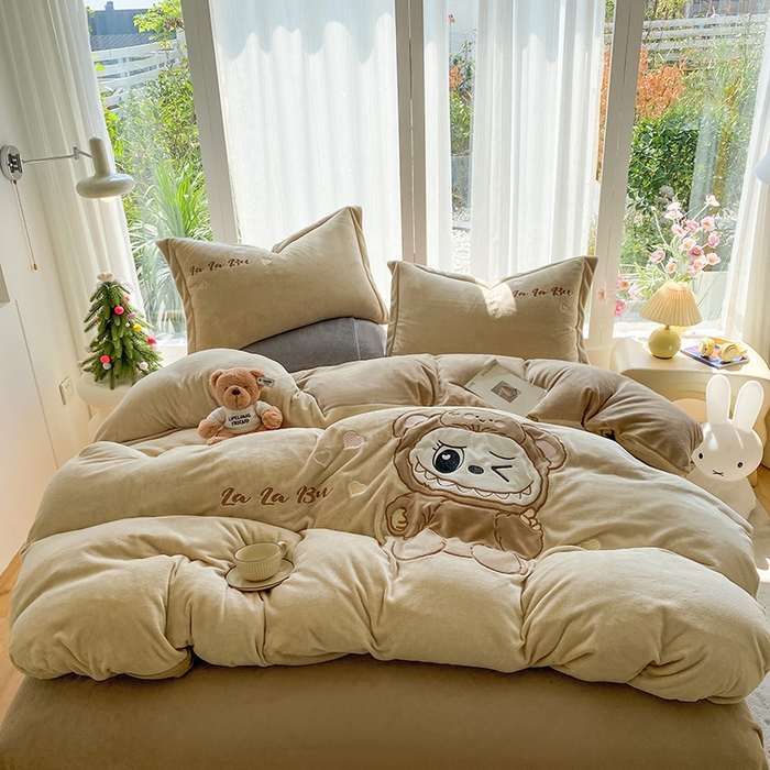 91家纺网 家纺一手货源 找家纺 （总）棉生活家纺 2025新款卡通牛奶绒贴布绣系列四件套