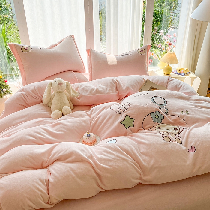 91家纺网 家纺一手货源 找家纺 （总）棉生活家纺 2025新款卡通牛奶绒贴布绣系列四件套