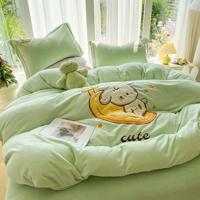 91家纺网 家纺一手货源 找家纺 棉生活家纺 2025新款卡通牛奶绒贴布绣系列四件套 香蕉 绿