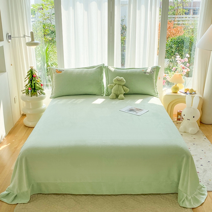 91家纺网 家纺一手货源 找家纺 棉生活家纺 2025新款卡通牛奶绒贴布绣系列四件套 香蕉 绿