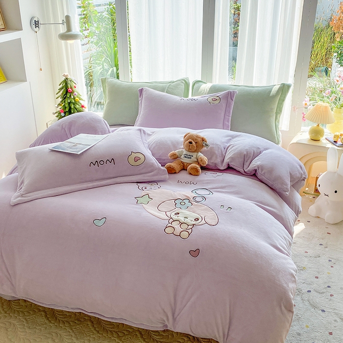 91家纺网 家纺一手货源 找家纺 棉生活家纺 2025新款卡通牛奶绒贴布绣系列四件套 乖乖兔 紫