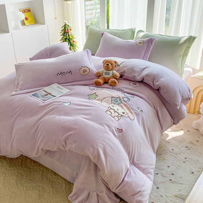 91家纺网 家纺一手货源 找家纺 棉生活家纺 2025新款卡通牛奶绒贴布绣系列四件套 乖乖兔 紫