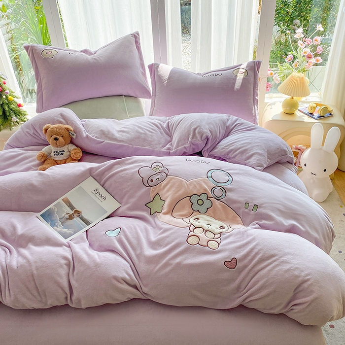 91家纺网 家纺一手货源 找家纺 棉生活家纺 2025新款卡通牛奶绒贴布绣系列四件套 乖乖兔 紫