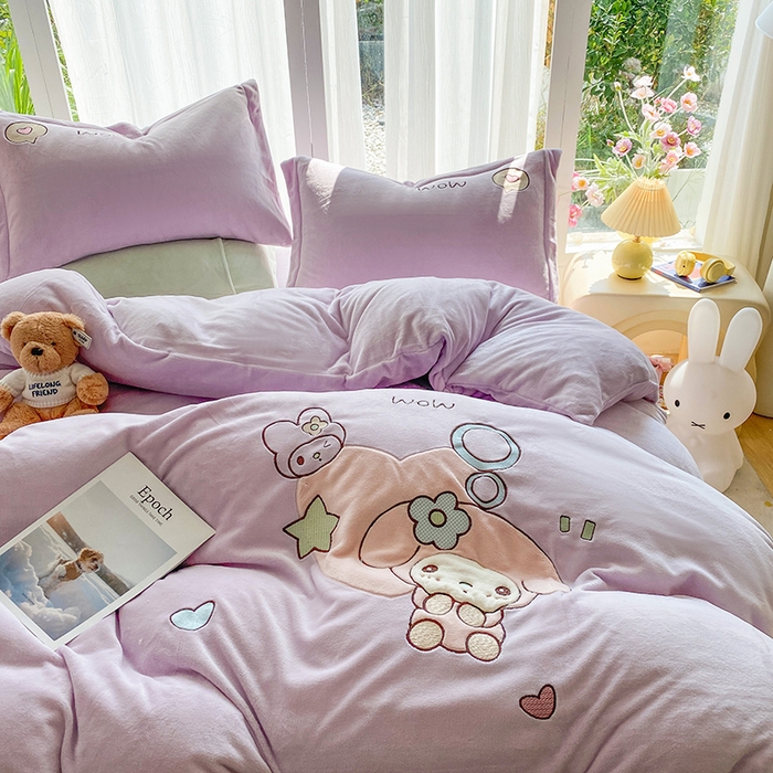 91家纺网 家纺一手货源 找家纺 棉生活家纺 2025新款卡通牛奶绒贴布绣系列四件套 乖乖兔 紫
