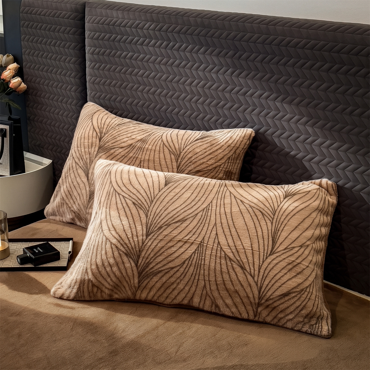 91家纺网 家纺一手货源 找家纺 慕木家纺 2025新款轻奢水貂四件套可可慕莎系列 可可慕莎-金棕叶