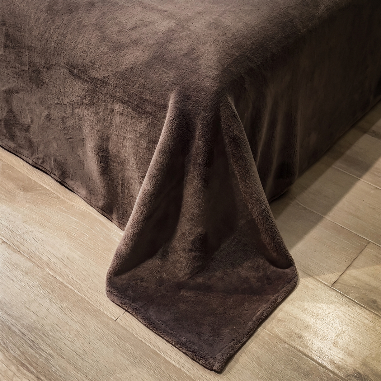 91家纺网 家纺一手货源 找家纺 慕木家纺 2025新款轻奢水貂四件套可可慕莎系列 可可慕莎-绮罗蓝灰