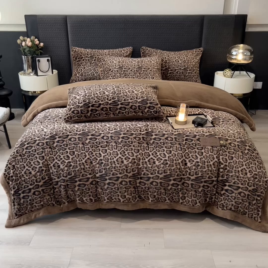 91家纺网 家纺一手货源 找家纺 慕木家纺 2025新款轻奢水貂四件套可可慕莎系列 可可慕莎-魅影棕咖