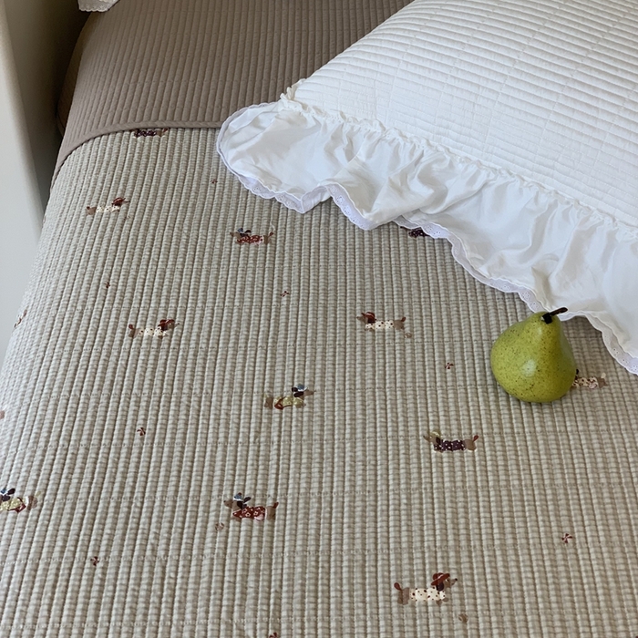 91家纺网 家纺一手货源 找家纺 汇庭 2025新款·慕斯单品床盖系列 潮酷小狗