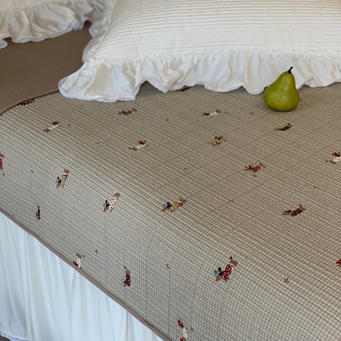 91家纺网 家纺一手货源 找家纺 汇庭 2025新款·慕斯单品床盖系列 潮酷小狗