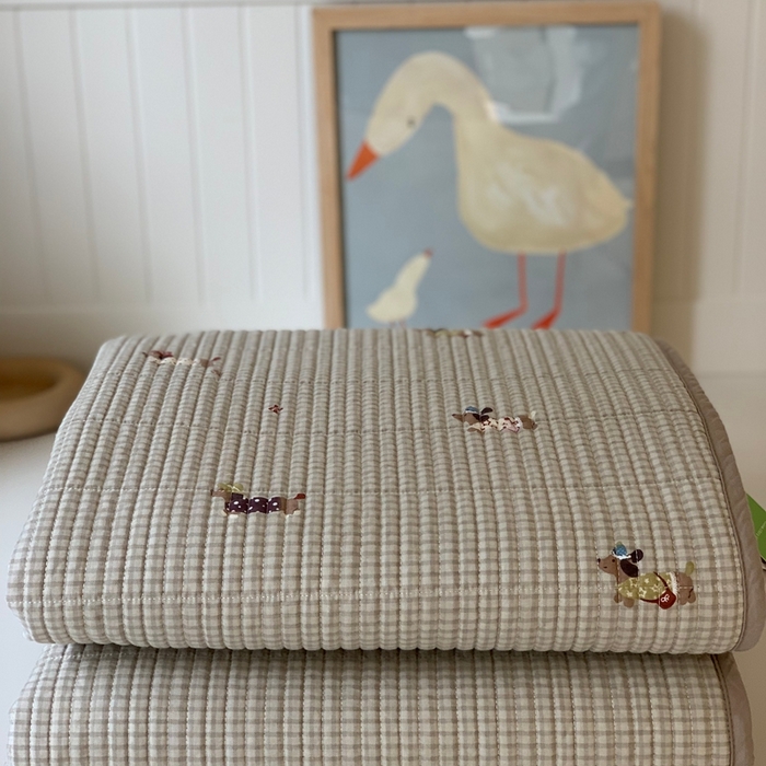 91家纺网 家纺一手货源 找家纺 汇庭 2025新款·慕斯单品床盖系列 潮酷小狗