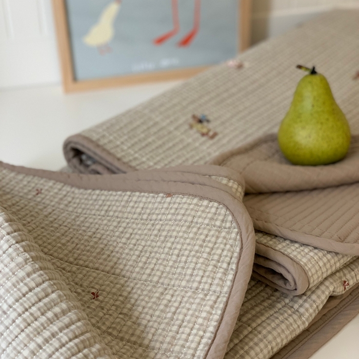 91家纺网 家纺一手货源 找家纺 汇庭 2025新款·慕斯单品床盖系列 潮酷小狗