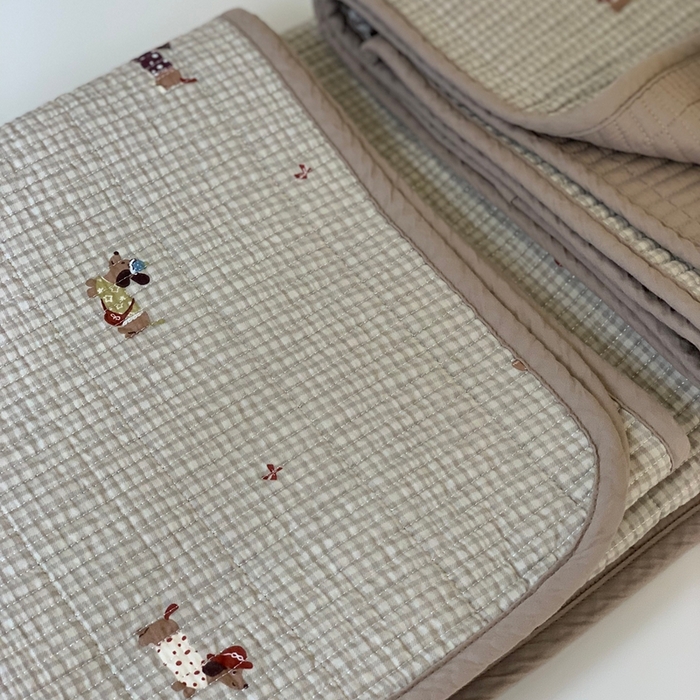 91家纺网 家纺一手货源 找家纺 汇庭 2025新款·慕斯单品床盖系列 潮酷小狗