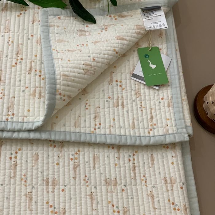 91家纺网 家纺一手货源 找家纺 汇庭 2025新款·慕斯单品床盖系列 达达鸭