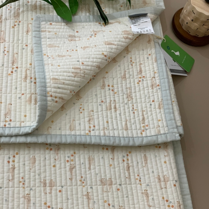 91家纺网 家纺一手货源 找家纺 汇庭 2025新款·慕斯单品床盖系列 达达鸭