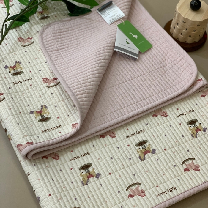 91家纺网 家纺一手货源 找家纺 汇庭 2025新款·慕斯单品床盖系列 粉木马