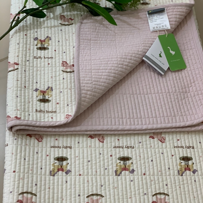 91家纺网 家纺一手货源 找家纺 汇庭 2025新款·慕斯单品床盖系列 粉木马