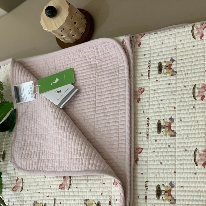 91家纺网 家纺一手货源 找家纺 汇庭 2025新款·慕斯单品床盖系列 粉木马