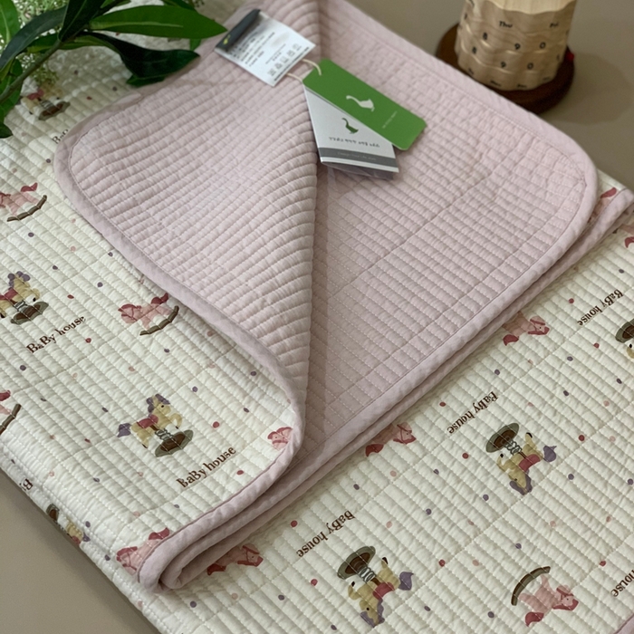 91家纺网 家纺一手货源 找家纺 汇庭 2025新款·慕斯单品床盖系列 粉木马