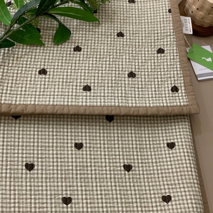 91家纺网 家纺一手货源 找家纺 汇庭 2025新款·慕斯单品床盖系列 格子爱心