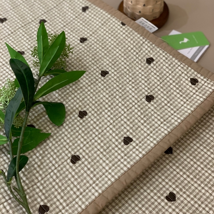 91家纺网 家纺一手货源 找家纺 汇庭 2025新款·慕斯单品床盖系列 格子爱心