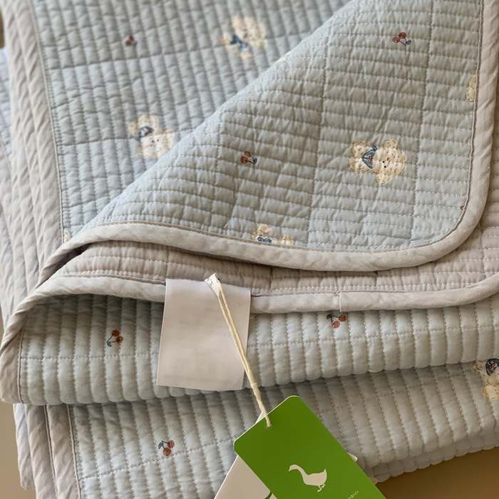 91家纺网 家纺一手货源 找家纺 汇庭 2025新款·慕斯单品床盖系列 奶油小狗